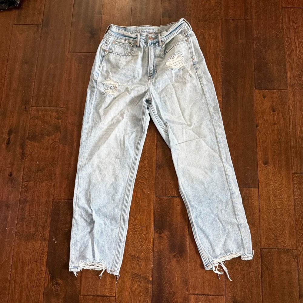 American Eagle Highest Rise 90s Boyfriend Jeans Light Wash Distressed Size 6